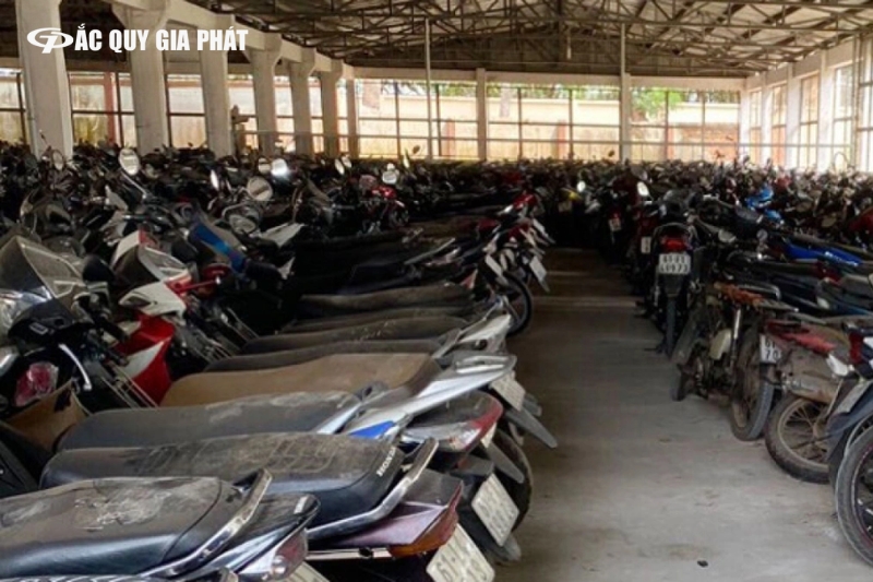 Xe lâu ngày không đi dẫn tới việc ắc quy nhanh hết điện