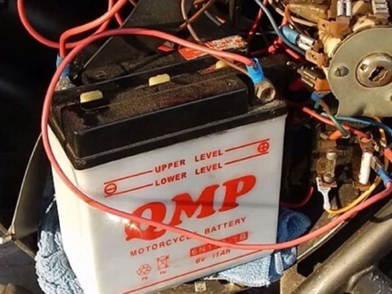 thứ tự tháo lắp bình ắc quy