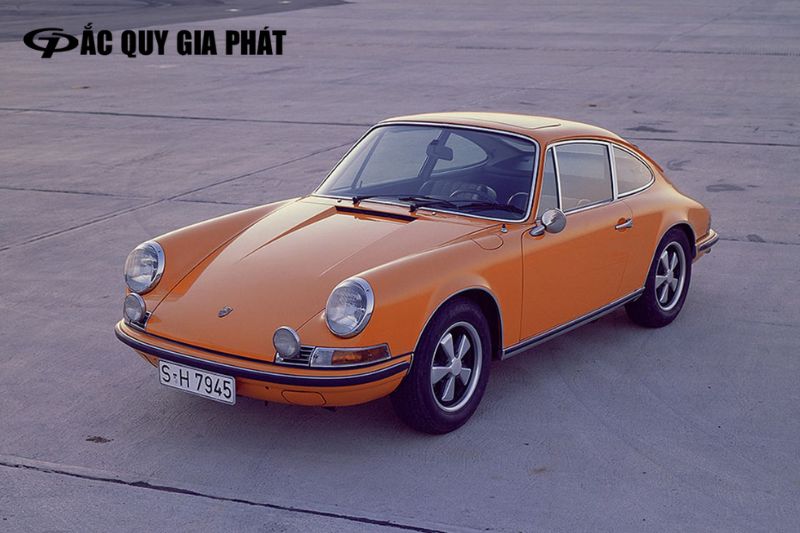 Mẫu xe Porsche 911 được ra mắt năm 1964