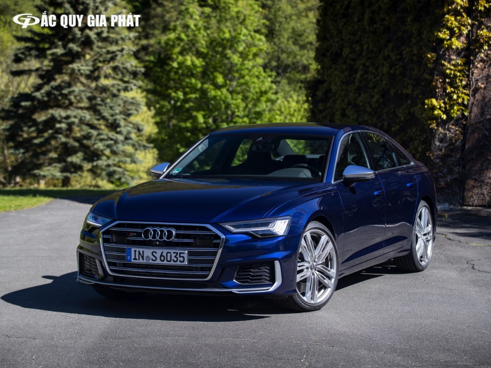 Audi A6 là ví dụ cho việc đẳng cấp hơn với màu sơn xanh đen