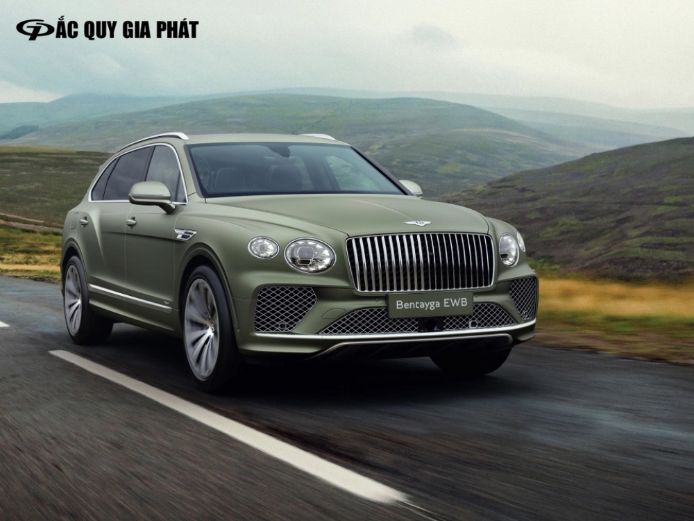 Bentley Bentayga màu xanh ngọc là mẫu SUV siêu sang