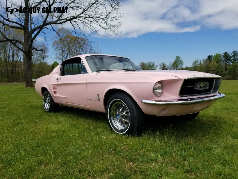 Ford Mustang màu hồng tạo phá vỡ định kiến về xe cơ bắp "hầm hố"