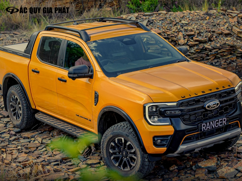 Ford Ranger Raptor có mẫu màu vàng chủ đề sa mạc hầm hố