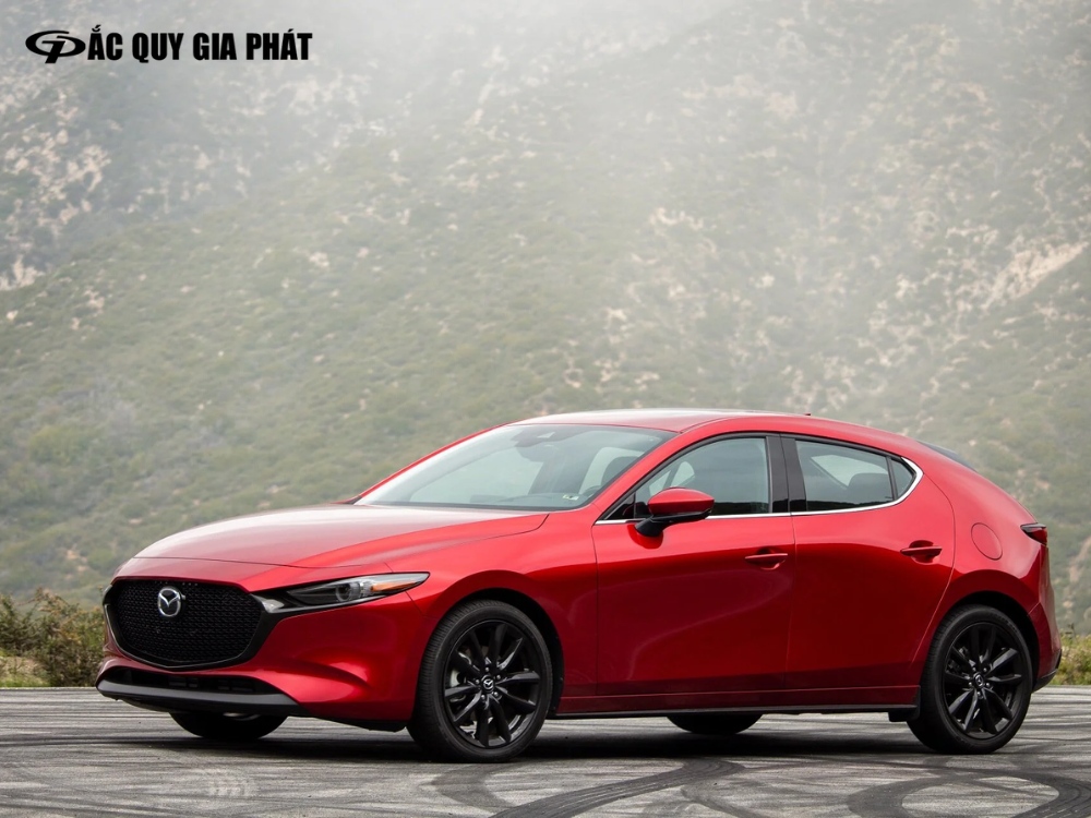 Mazda 3 là dòng xe Sedan với phong cách với màu đỏ Soul Red Crystal