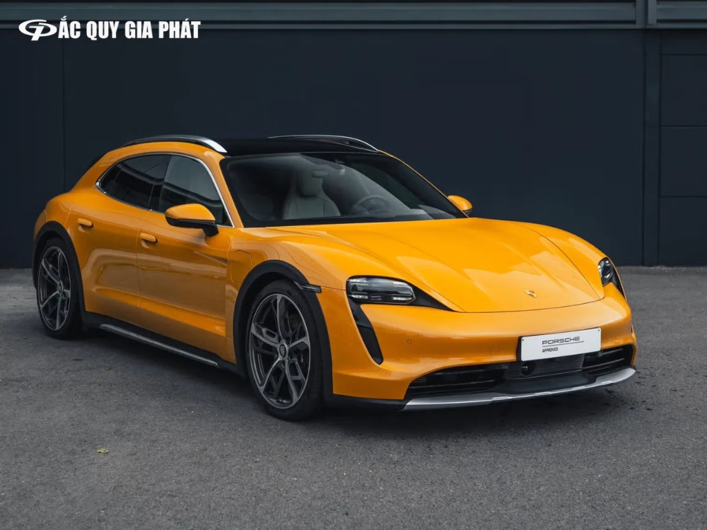 Porsche cũng sở hữu các sắc vàng thể thao ấn tượng