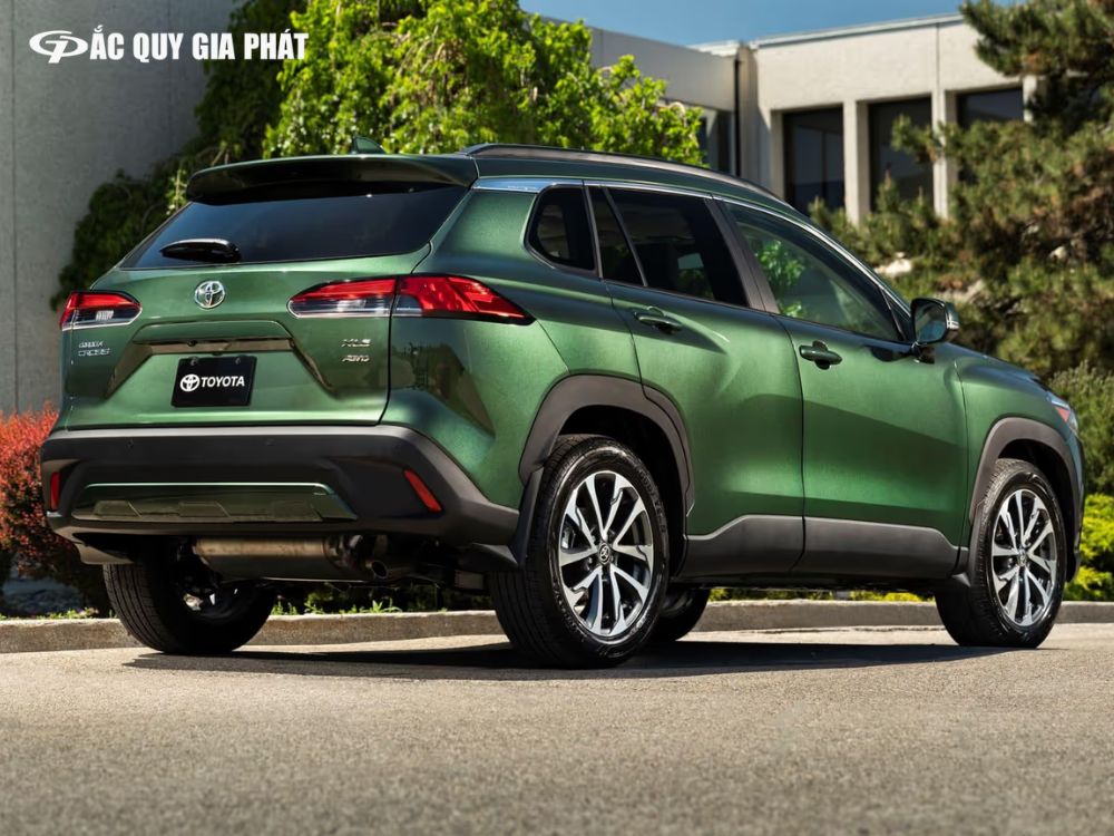 Toyota Corolla Cross thanh lịch hơn với màu xanh rêu