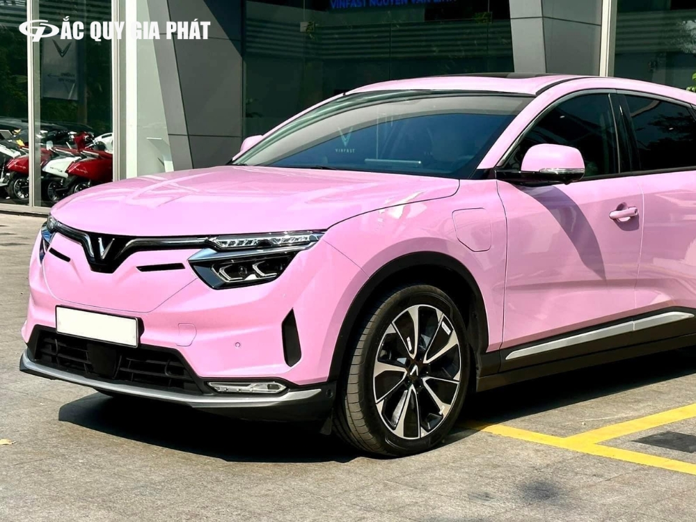 VinFast VF8 & Lux A2.0 tuỳ chọn màu hồng khi bạn đăng ký